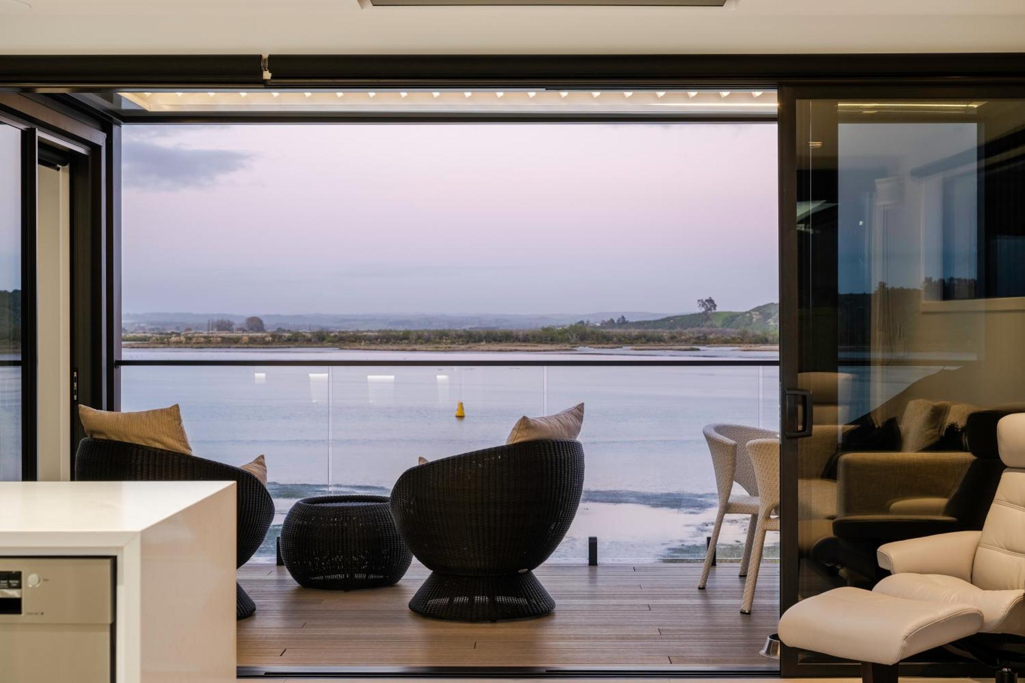 Pukehina Estuary Sunset Views Townhouse & Studio Экстерьер фото